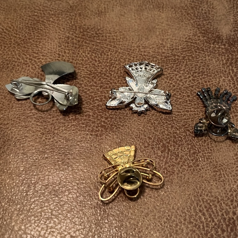 3 Vintage Silver Angel Broaches & 1 Gold Rhinestone Angel - Picture 5 of 5